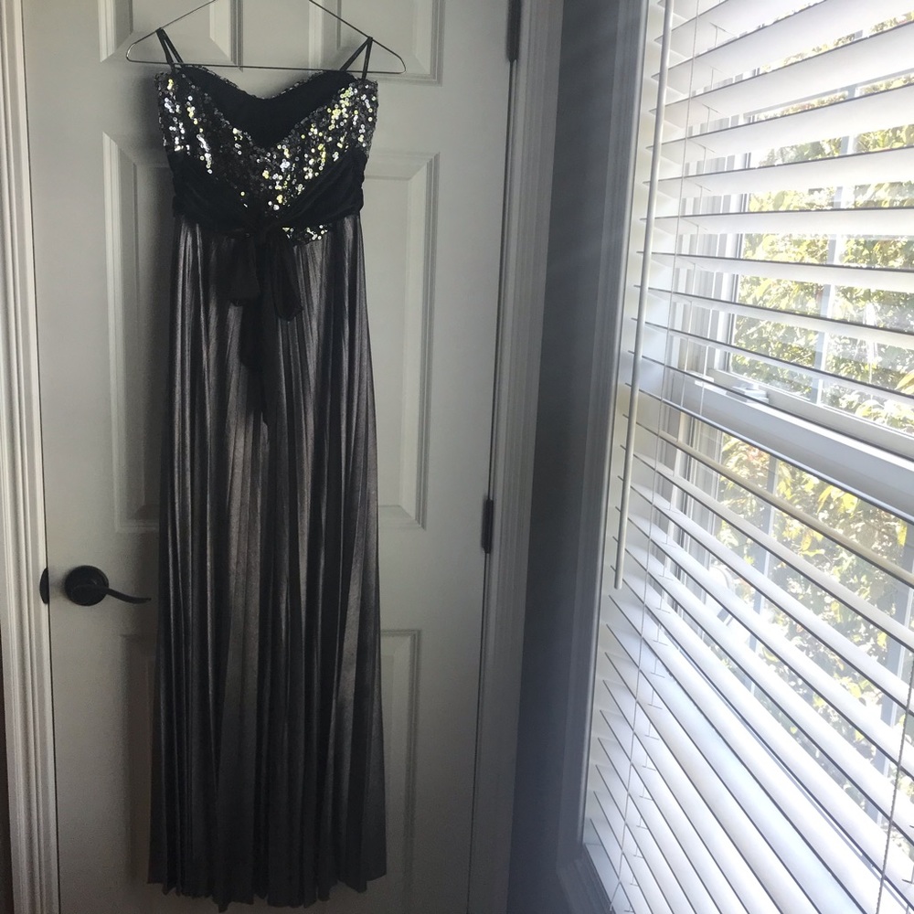 Prom Dress - Picture 3 of 6